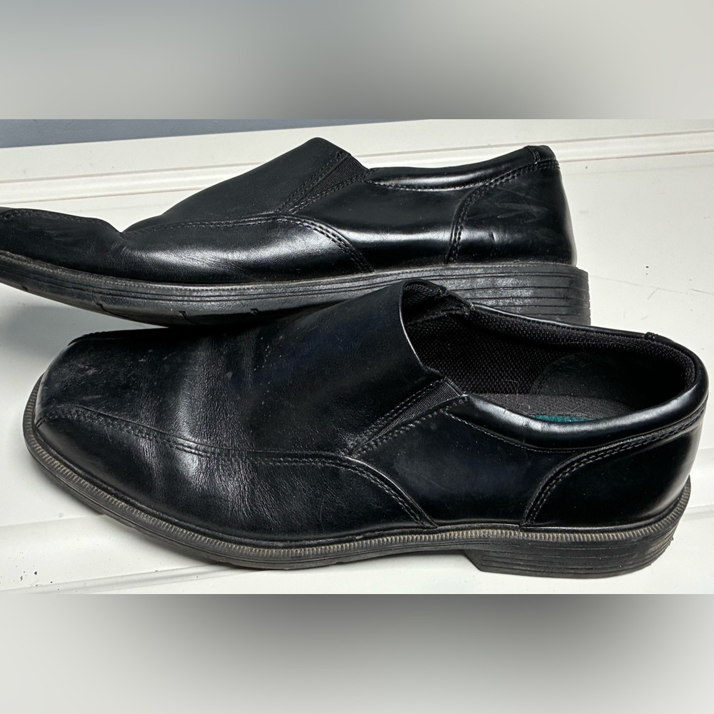 NUNN BUSH men’s size 9.5 black leather dress shoes